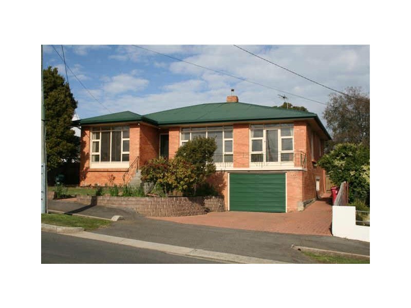 Newstead TAS 7250