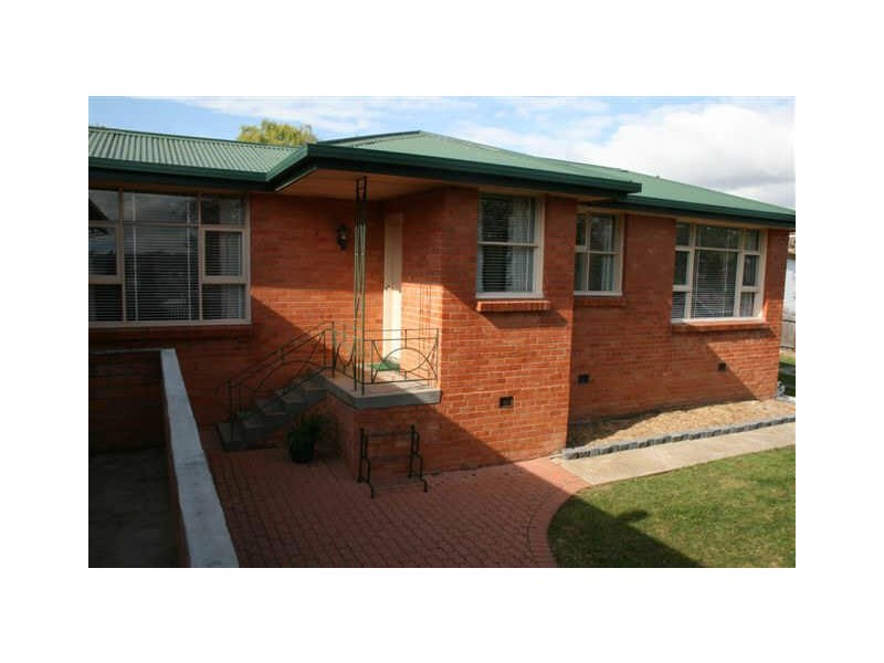 Newstead TAS 7250