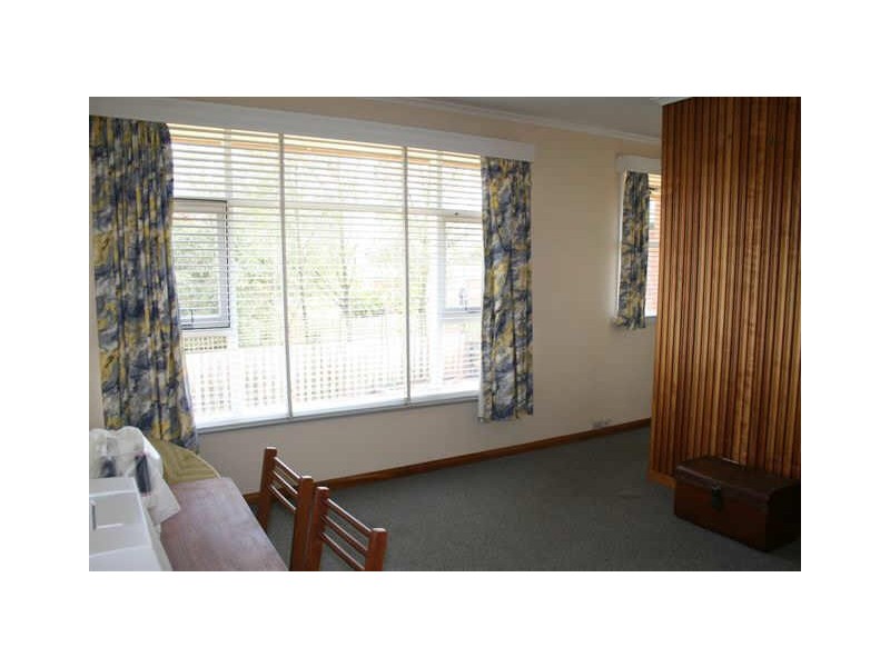 Newstead TAS 7250