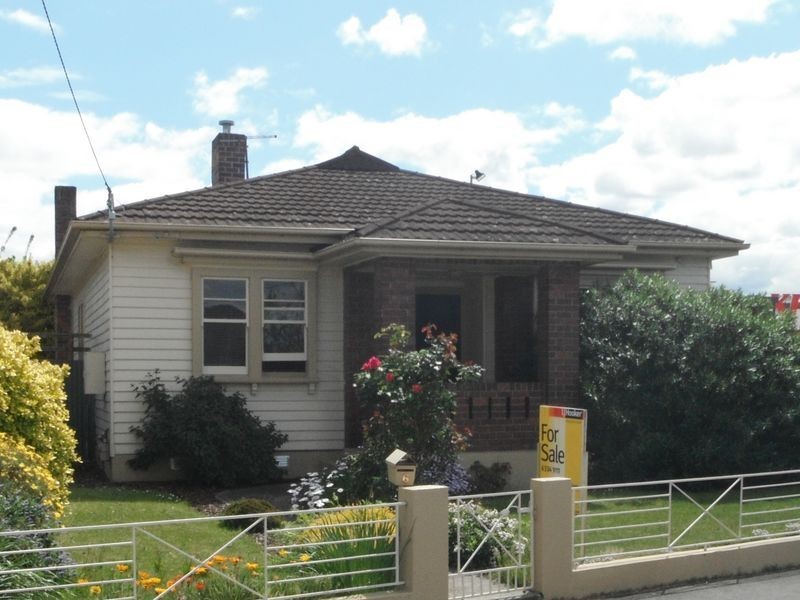 6 Button Street, Mowbray TAS 7248