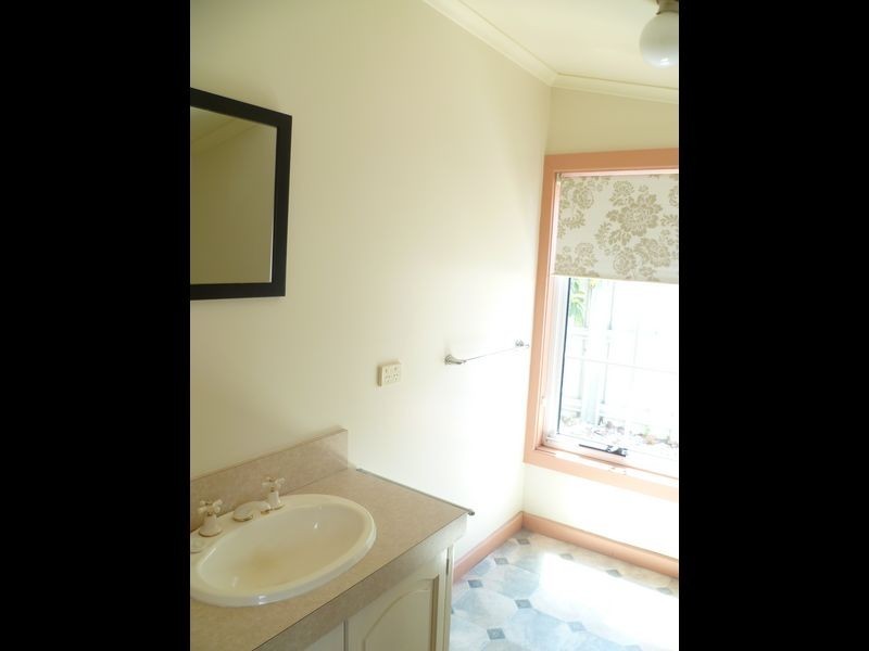 10 Quarantine Road, Kings Meadows TAS 7249