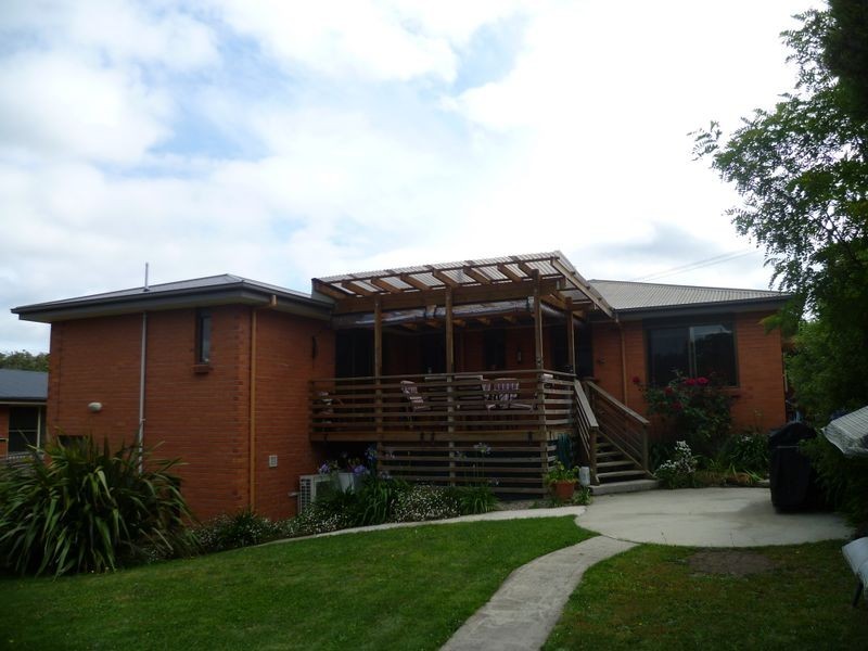 8 Michael Street, Summerhill TAS 7250