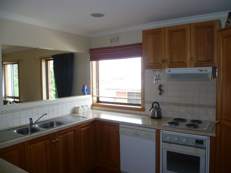 8 Michael Street, Summerhill TAS 7250