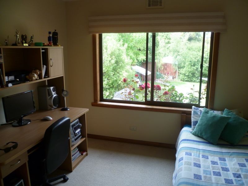 8 Michael Street, Summerhill TAS 7250