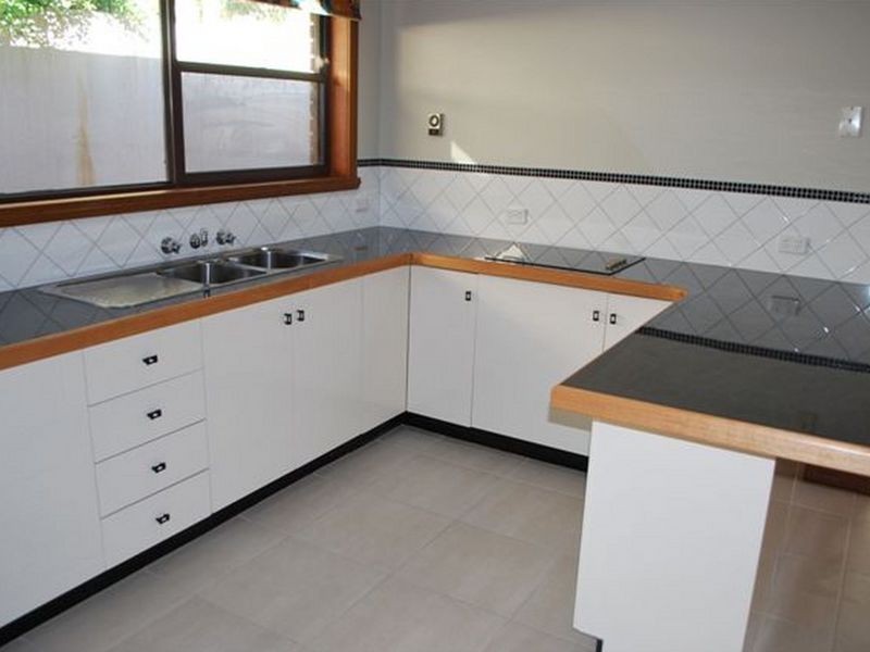 8 Alexander Avenue, West Launceston TAS 7250