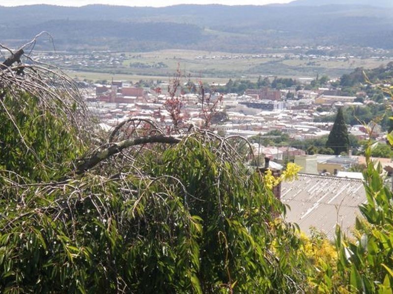 8 Alexander Avenue, West Launceston TAS 7250