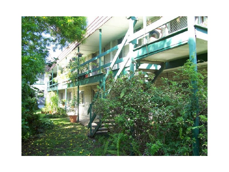 2/3E Tuesley Court, Southport QLD 4215