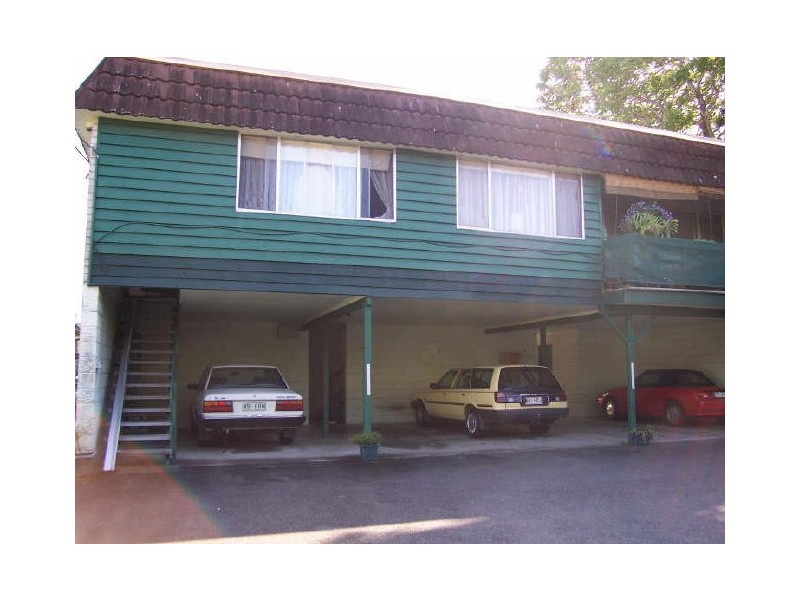 2/3E Tuesley Court, Southport QLD 4215