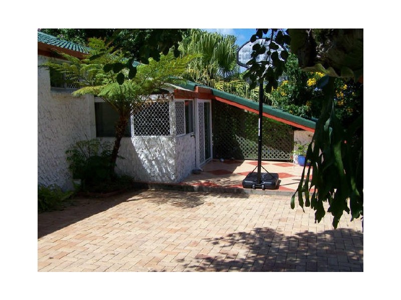 14 Pinaroo Crescent, Ashmore QLD 4214