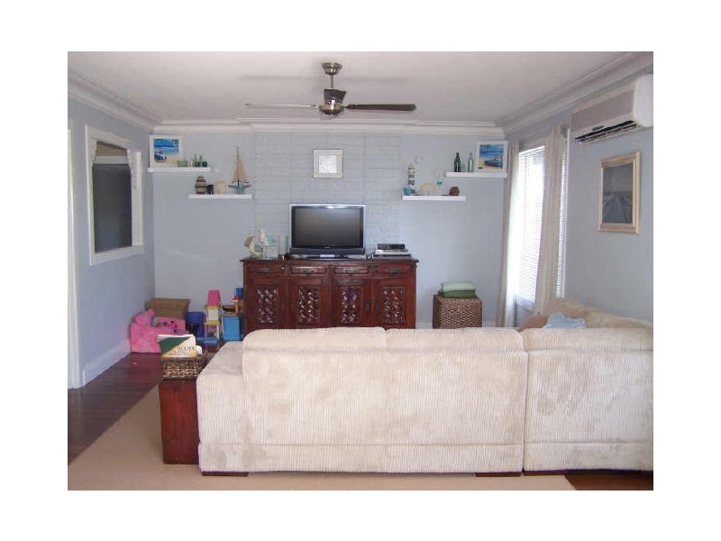 16 Kardella St, Ashmore QLD 4214