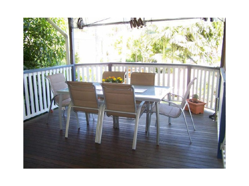 16 Kardella St, Ashmore QLD 4214