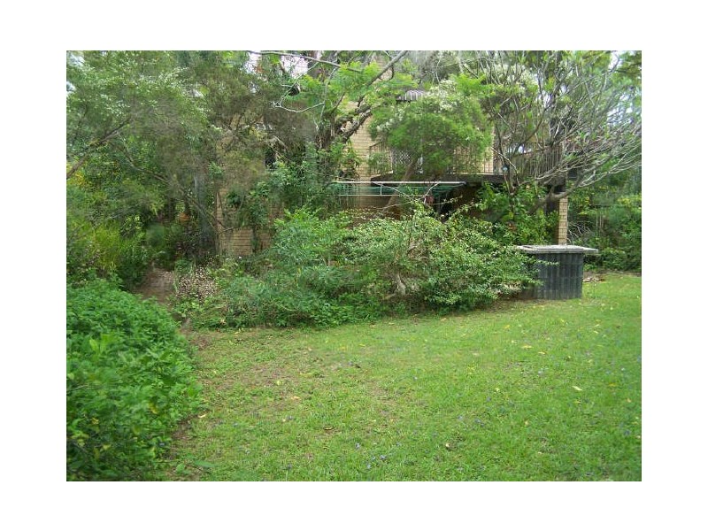 141 Bamboo Avenue, Benowa QLD 4217