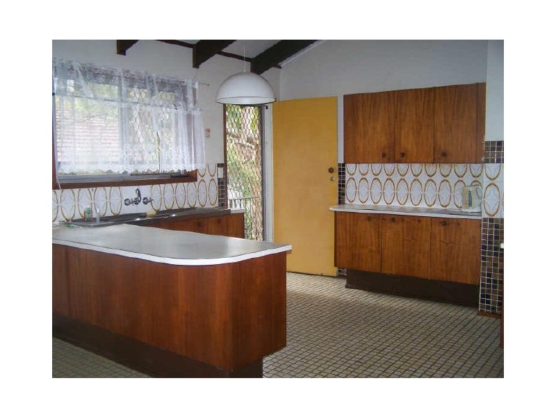 141 Bamboo Avenue, Benowa QLD 4217