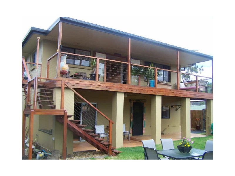 125 Bamboo Avenue, Benowa QLD 4217