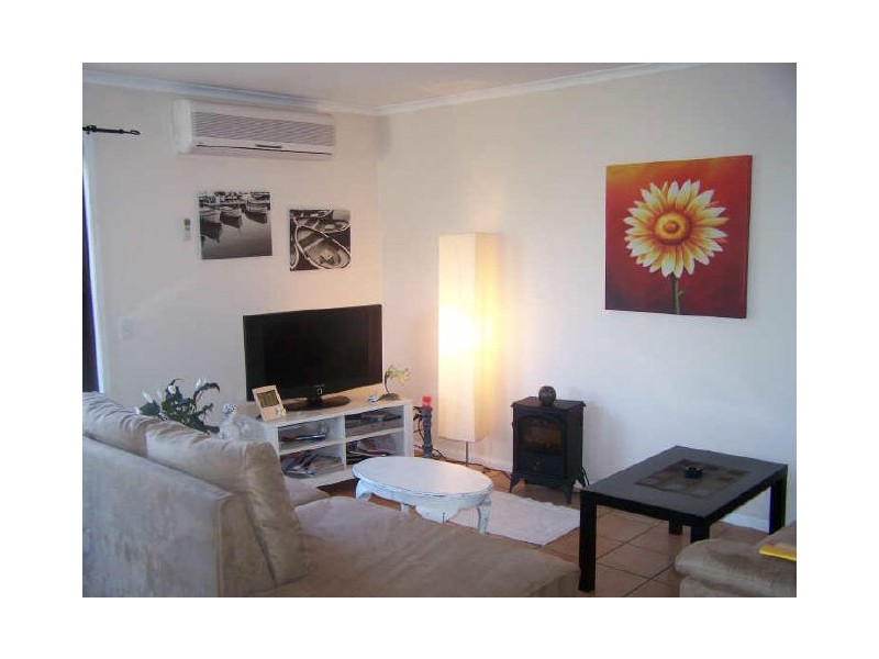 2/5 Morinda Way, Labrador QLD 4215