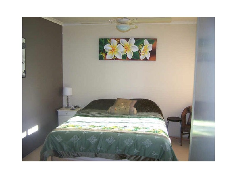 2/5 Morinda Way, Labrador QLD 4215