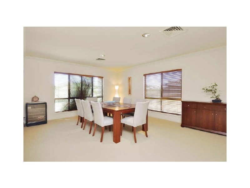 48 Crestwood Drive, Molendinar QLD 4214