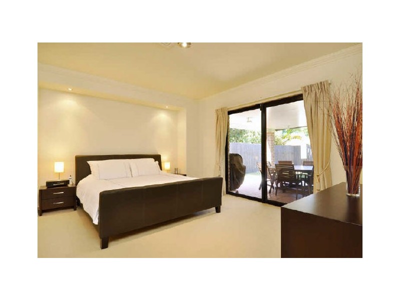 48 Crestwood Drive, Molendinar QLD 4214