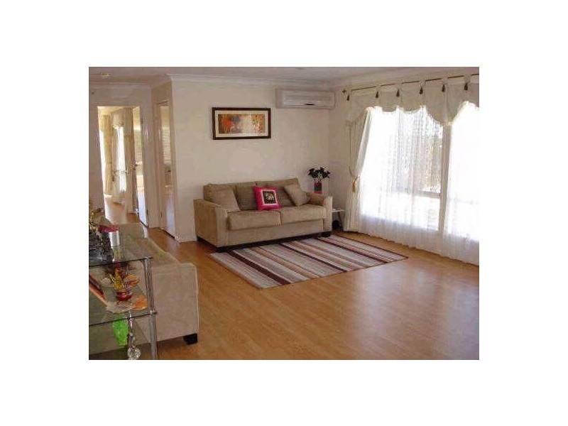 27 Zane Street, Molendinar QLD 4214