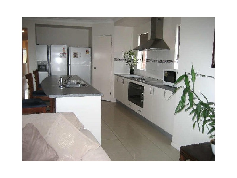 27 Zane Street, Molendinar QLD 4214