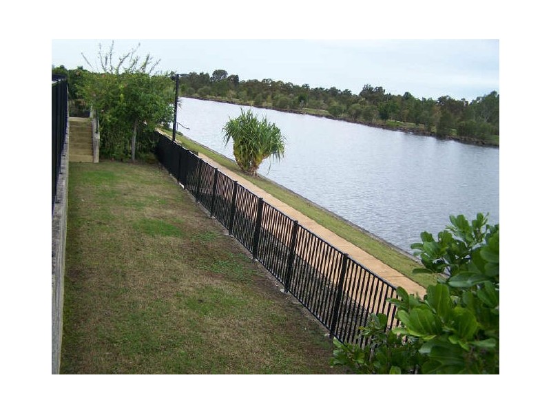 5010 Emerald Island Drive, Carrara QLD 4211