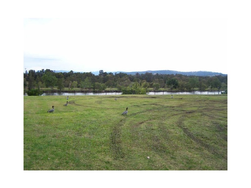 5010 Emerald Island Drive, Carrara QLD 4211