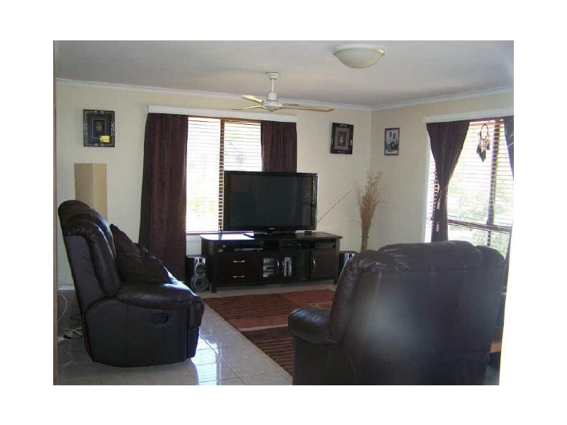 4 Walrus Drive, Ashmore QLD 4214