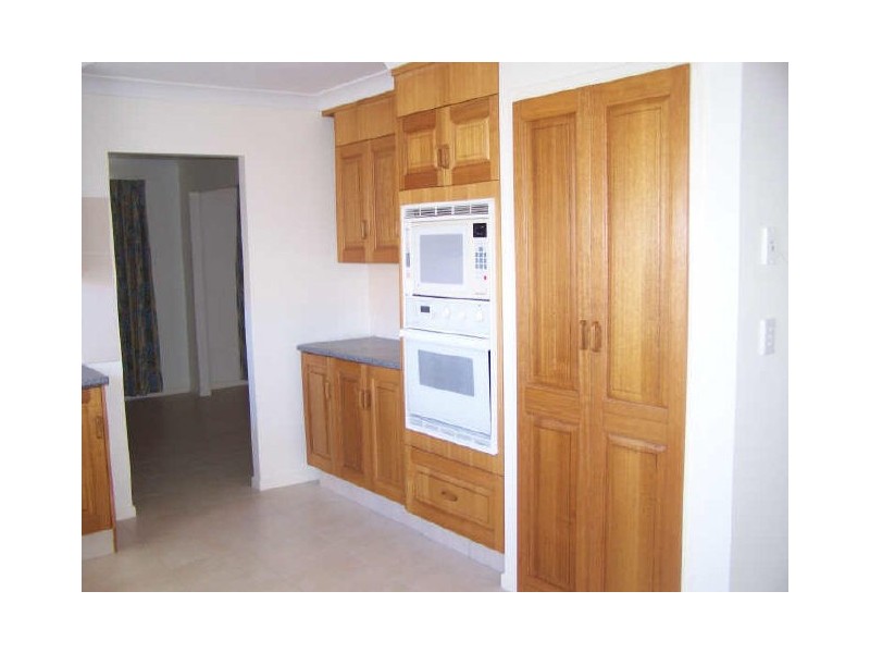 11 Forrest St, Molendinar QLD 4214