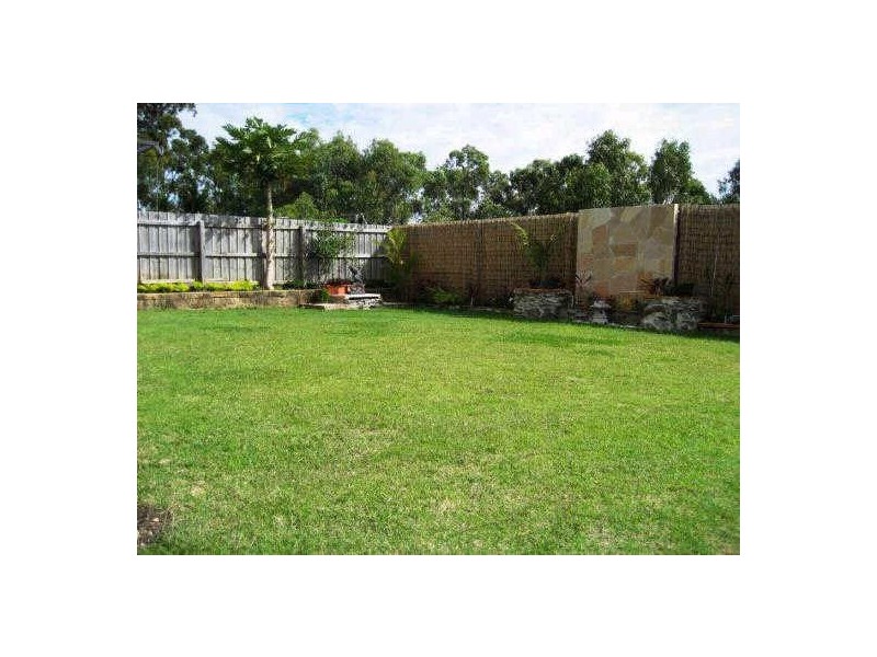 27 Zane St, Molendinar QLD 4214