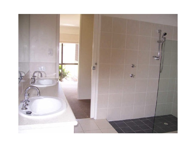 21 Cook Cl, Southport QLD 4215