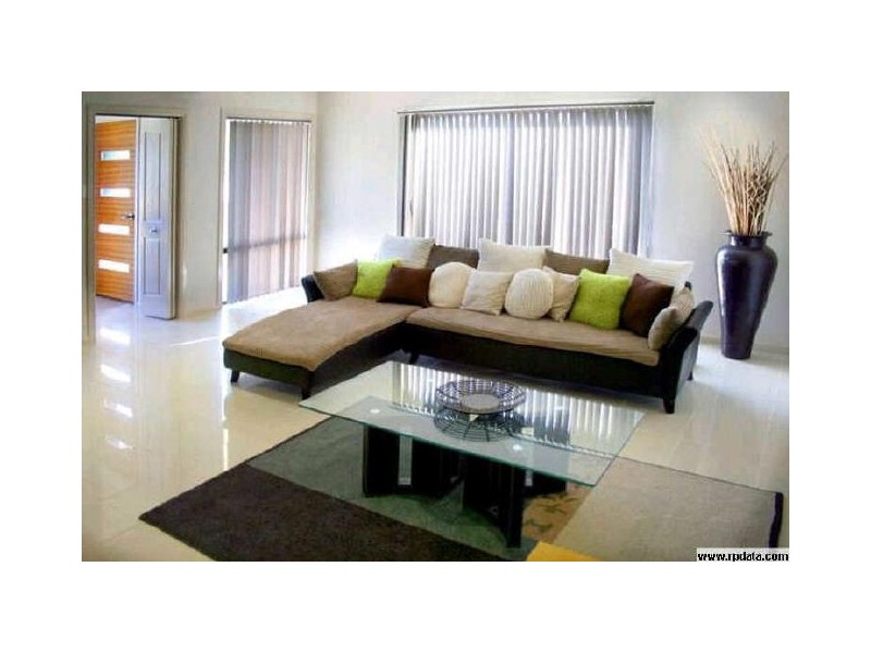 19 Wallaroo Way, Ashmore QLD 4214