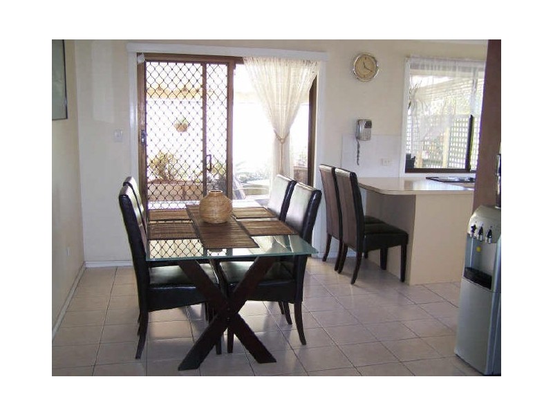 4 Walrus Dr, Ashmore QLD 4214