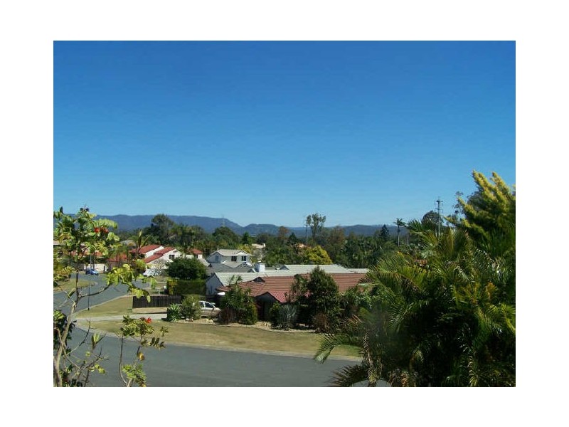 4 Walrus Dr, Ashmore QLD 4214