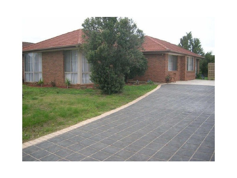 5 Pennyroyal Crescent, Kurunjang VIC 3337