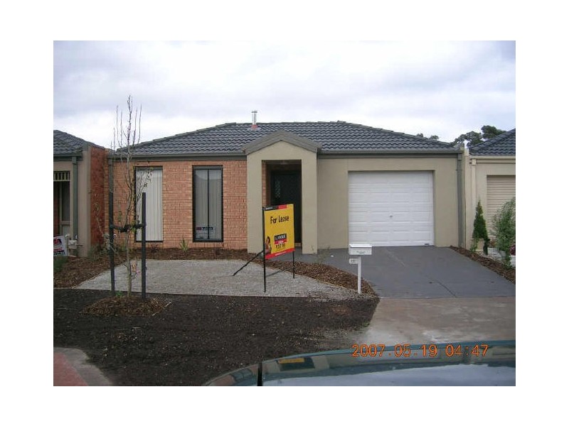 12 Erskine Way, Melton VIC 3337