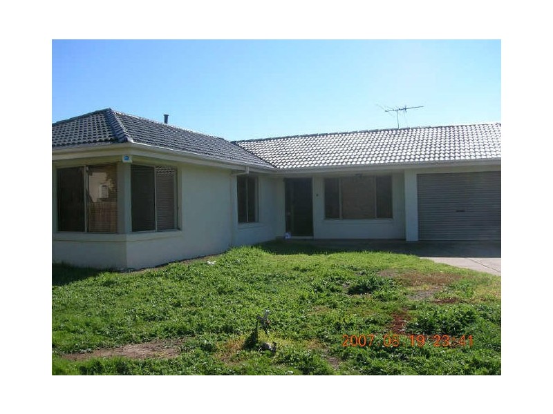 8 Nelson Court, Melton South VIC 3338