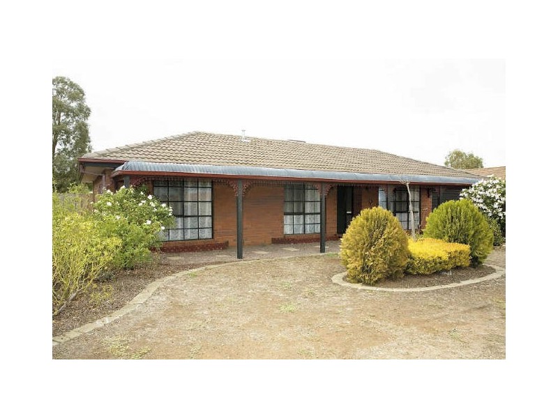 34 Greenhills Drive, Melton VIC 3337