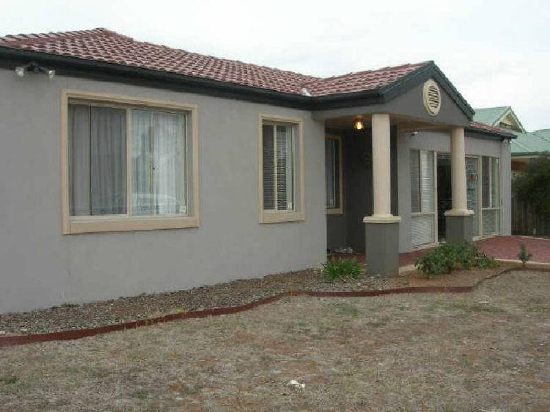 2 Greenhills Drive, Kurunjang VIC 3337