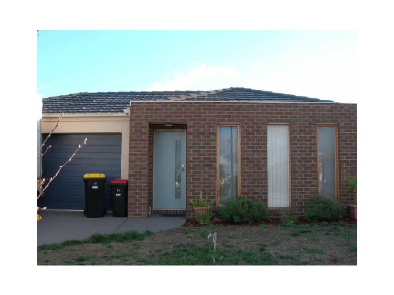 16 Fairhaven Boulevard, Melton West VIC 3337