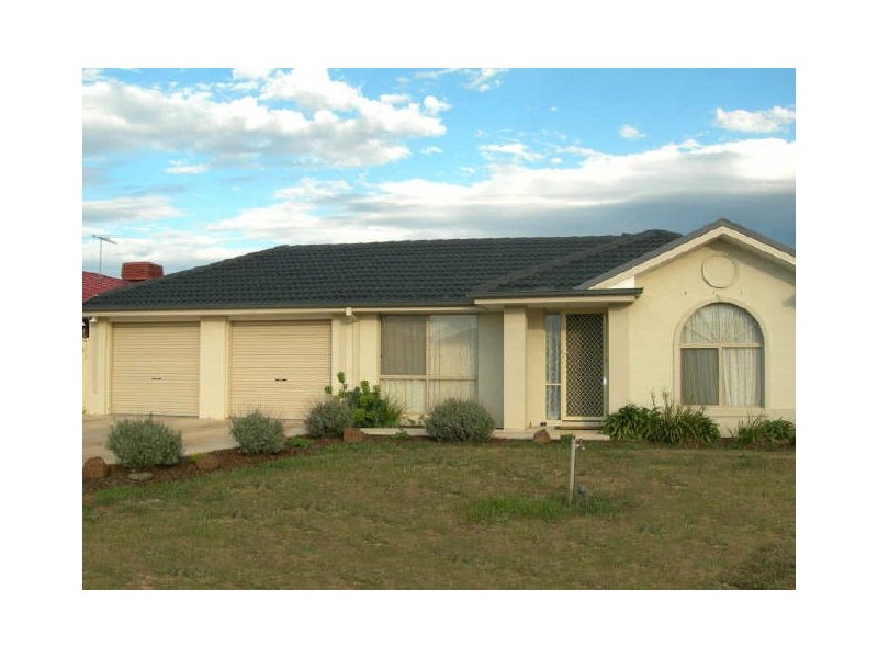 6 Maximus Court, Melton VIC 3337