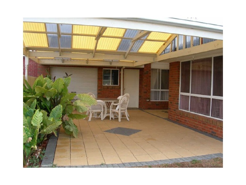 1 Staton Crescent, Melton West VIC 3337