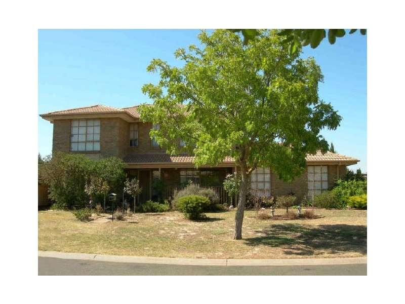 7 Cahill Drive, Brookfield VIC 3338