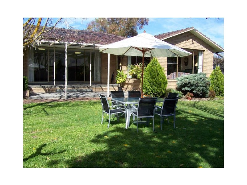 16 Fairbairn Street, Lavington NSW 2641