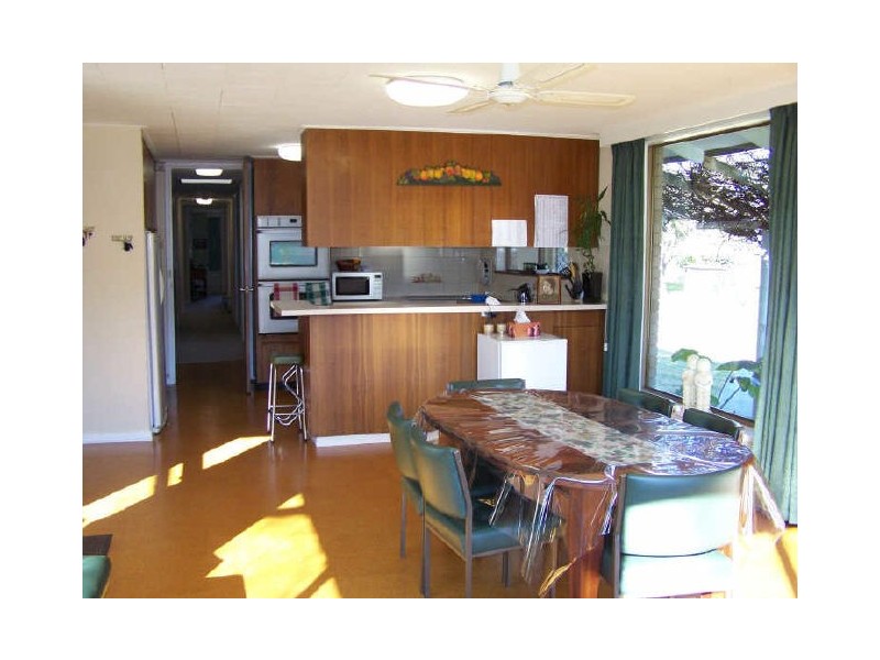 16 Fairbairn Street, Lavington NSW 2641