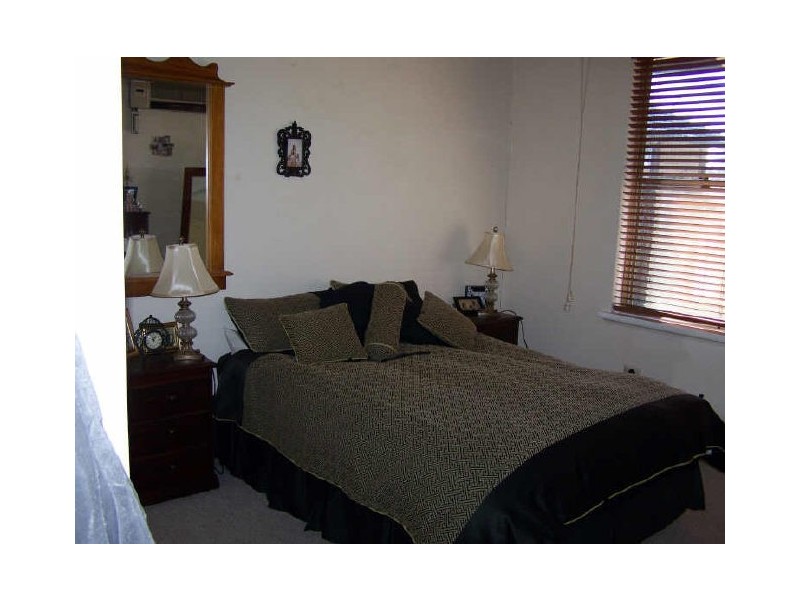 16 Fairbairn Street, Lavington NSW 2641
