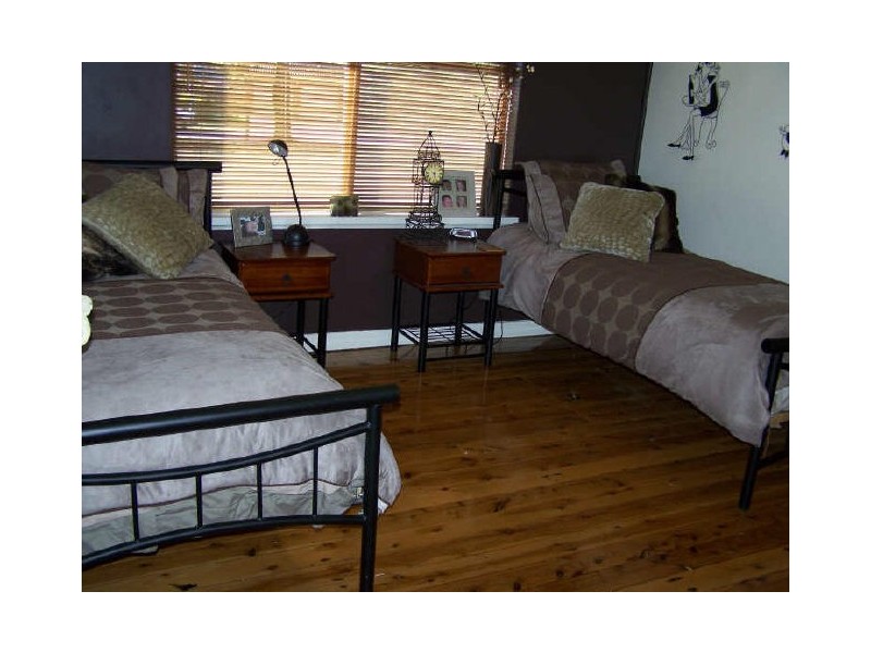 16 Fairbairn Street, Lavington NSW 2641
