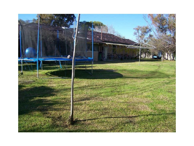 16 Fairbairn Street, Lavington NSW 2641