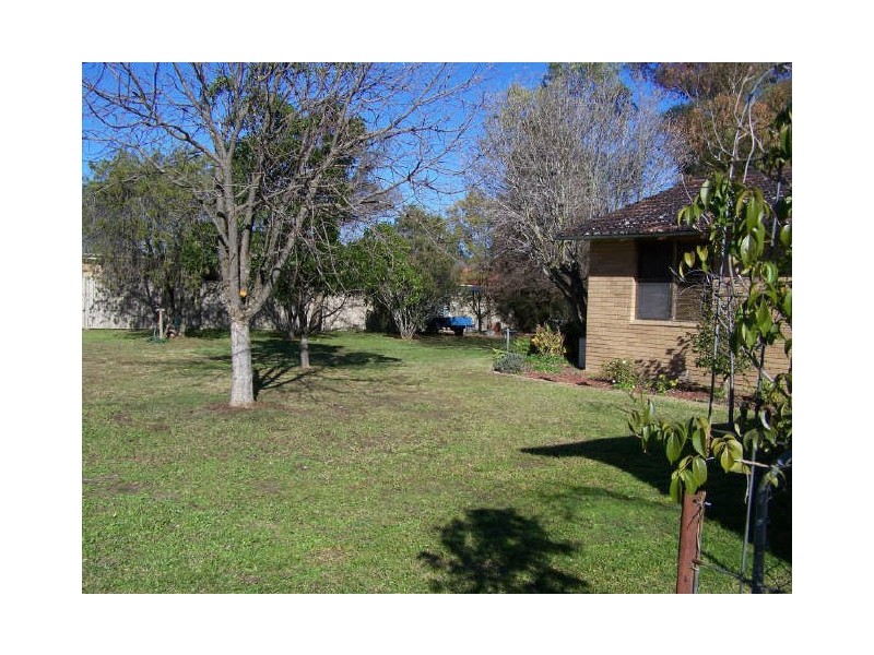 16 Fairbairn Street, Lavington NSW 2641