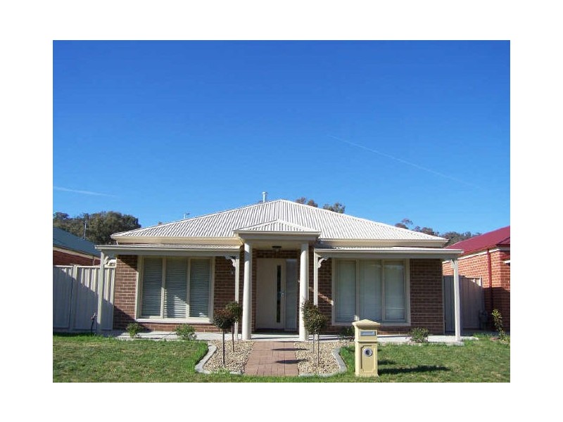 817 Centaur Road, Lavington NSW 2641