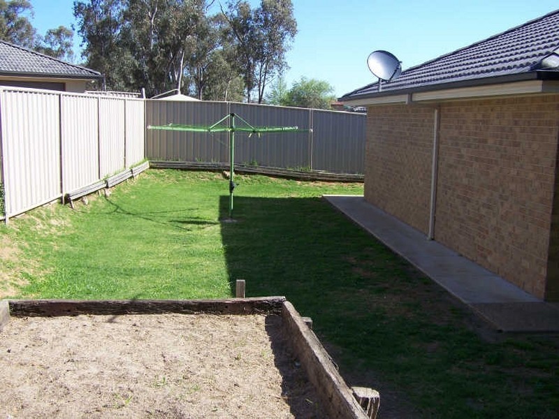8 Mimosa Court, Thurgoona NSW 2640